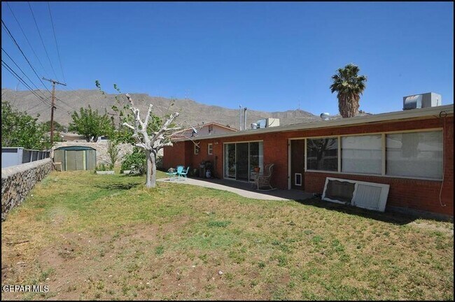Building Photo - 4233 Hampshire Ln