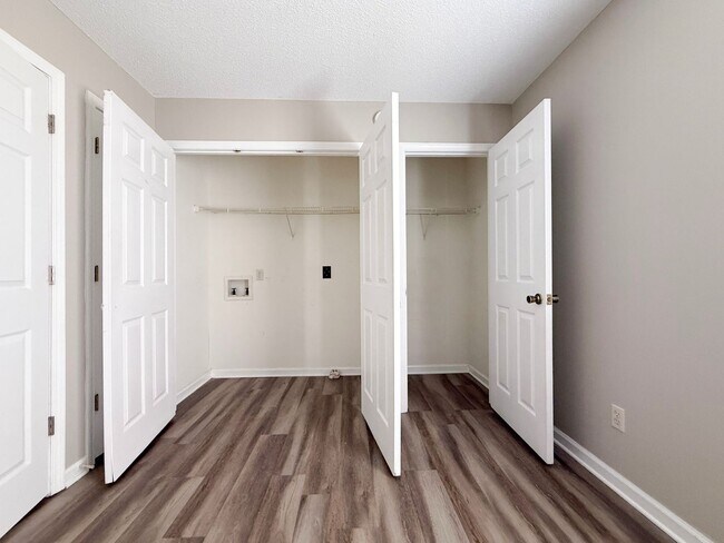 Building Photo - 1948 E 1st St