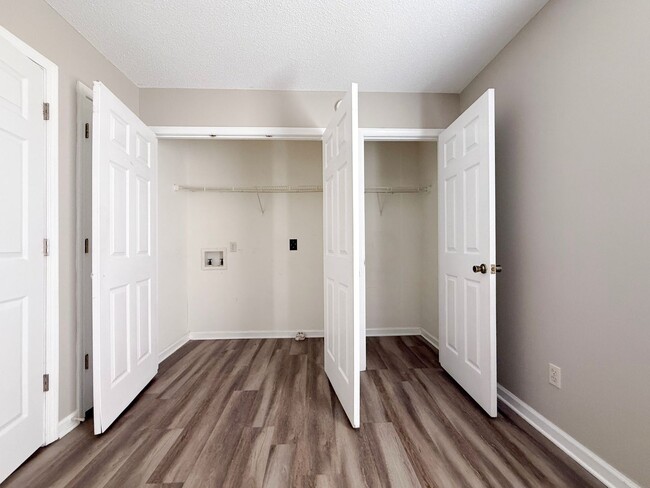 Building Photo - 1948 E First St