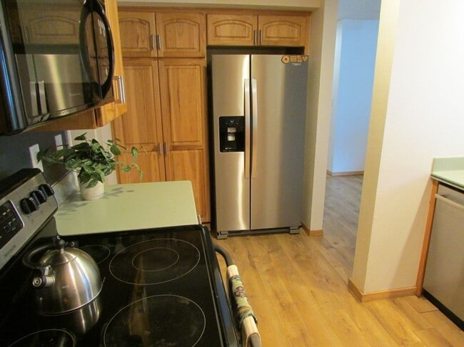 Building Photo - 2250 Sentry Dr