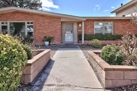 Building Photo - 713 Montclaire Dr NE