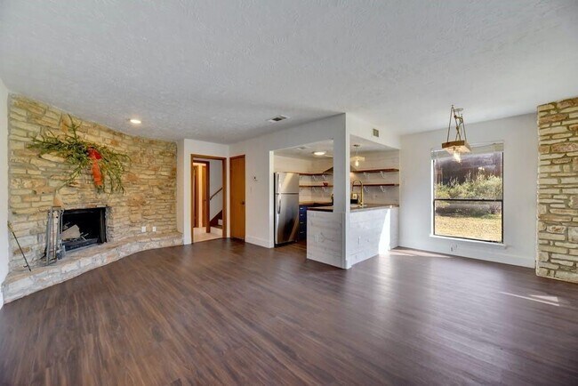 Building Photo - 50 Cypress Fairway Village