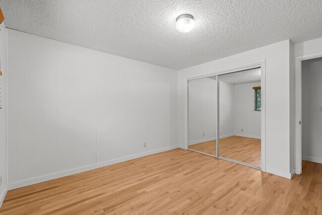 Building Photo - Home Sweet Home in Exclusive Warm Springs Mesa