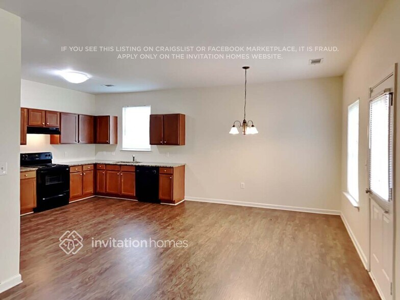 Building Photo - 798 Rockingham Dr