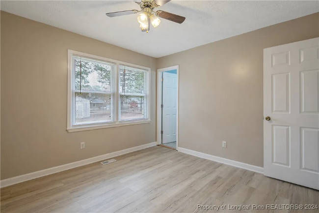 Building Photo - 929 Hollydale Ln