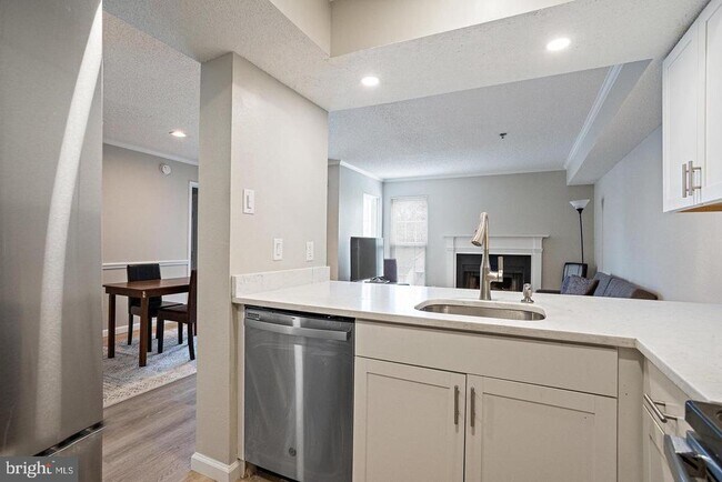 Building Photo - 1504 Lincoln Way