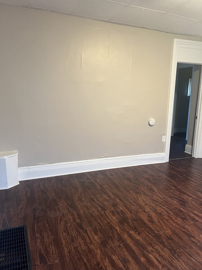 Building Photo - 367 Hawley St