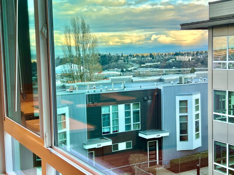 Building Photo - 2330 Yakima Ct