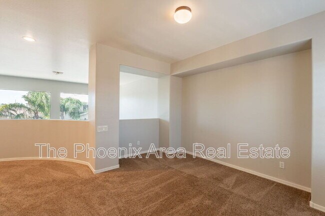 Building Photo - 716 E Runaway Bay Pl