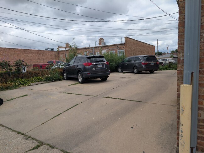 Building Photo - 7041 W Addison St