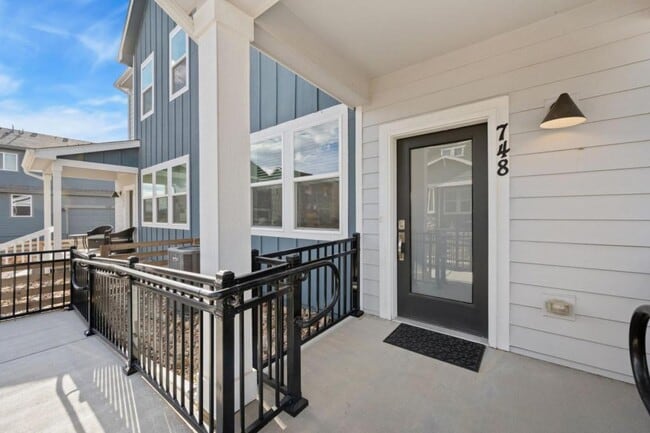 Building Photo - 748 Silver Maple Ln