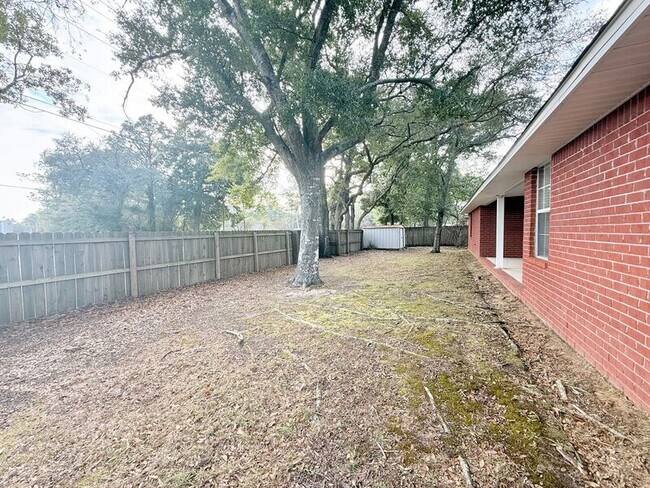 Building Photo - 7945 Amethyst Dr