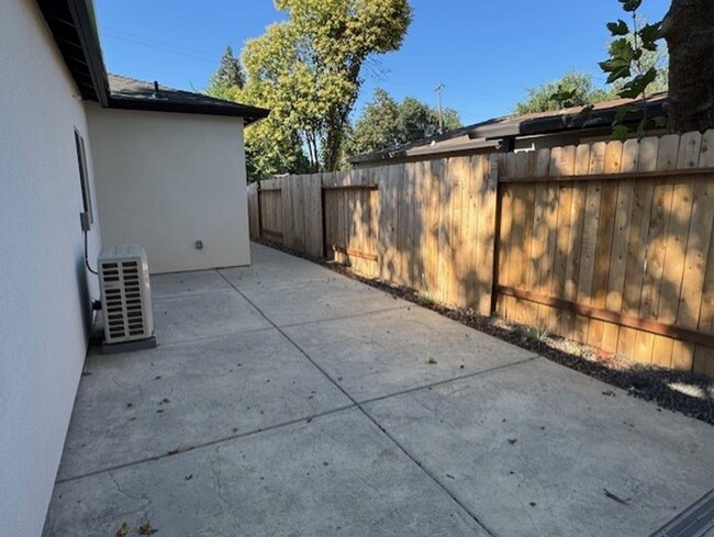 Building Photo - Home for Rent in Fair Oaks, CA