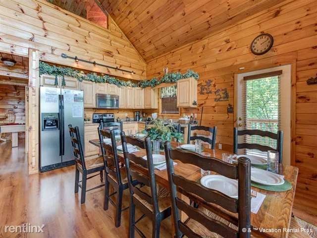 Building Photo - 2240 Breezy Rd