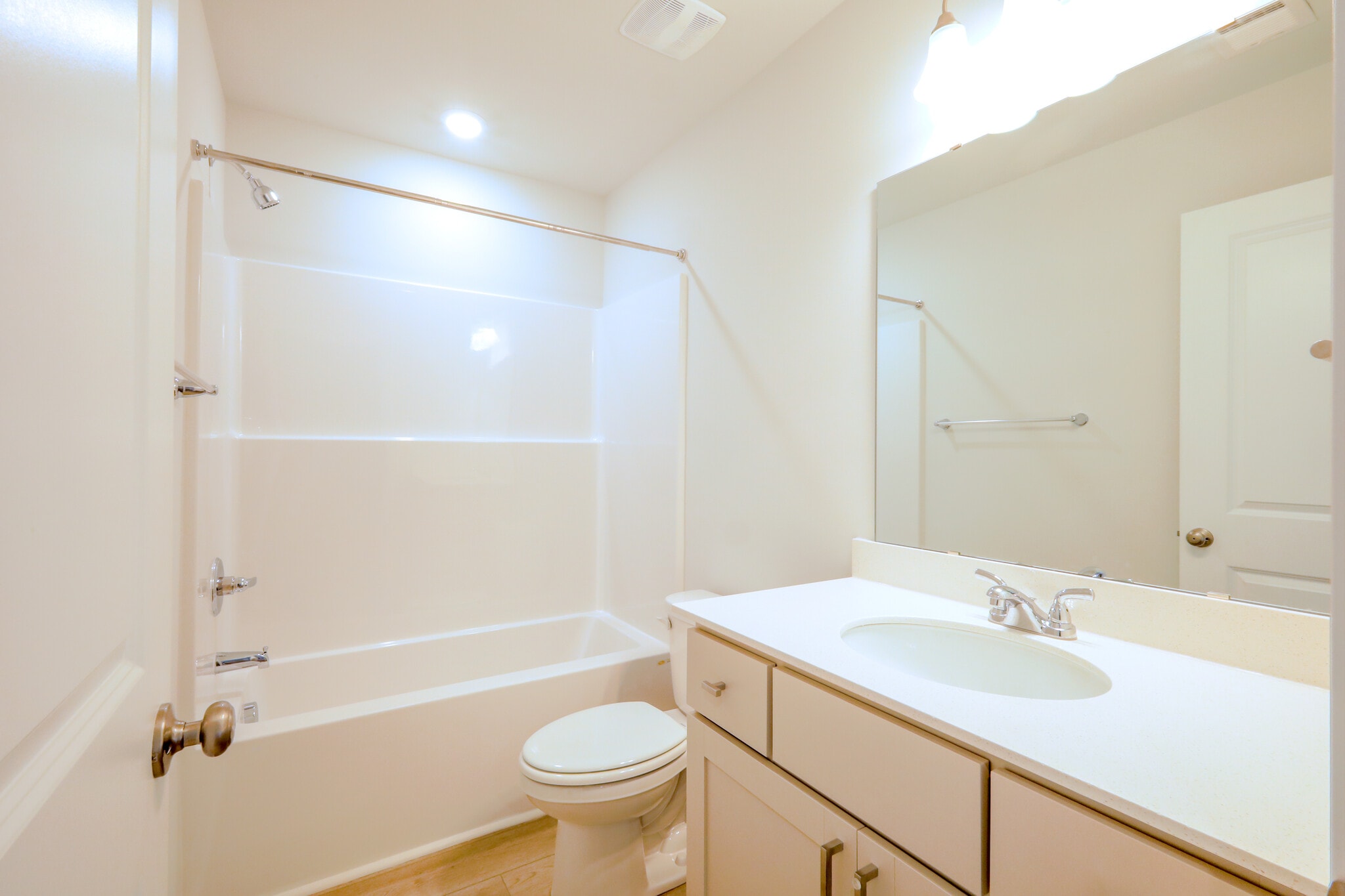 Secobd floor full bath room with double vanities - 1510 Alvin Pond Dr