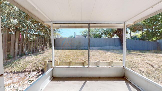 Building Photo - 162 Las Palmas Ln