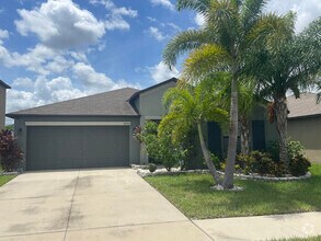 Building Photo - Beautifully Designed 4 Bedroom, 2 Bath Home