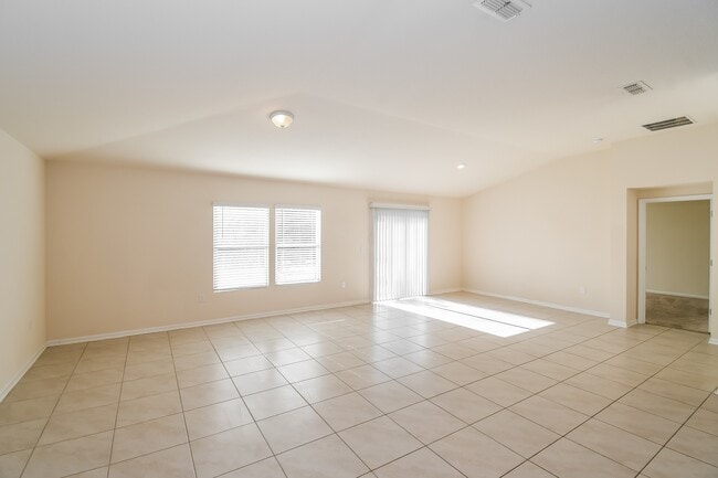 Building Photo - 86269 Express Ct
