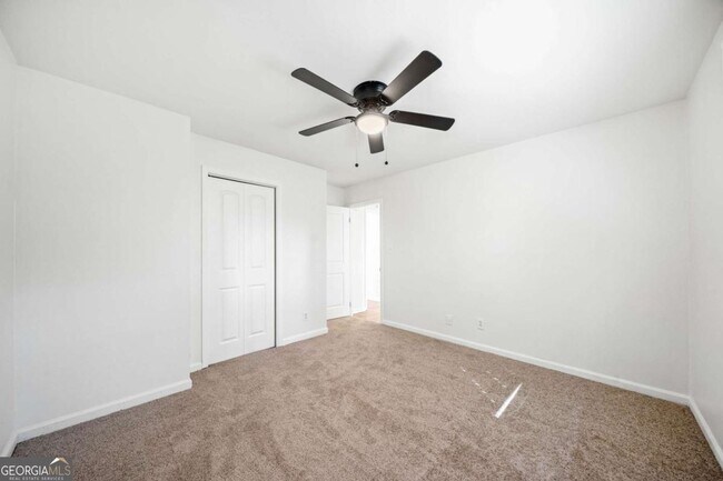 Building Photo - 801 N Evelyn Pl NW