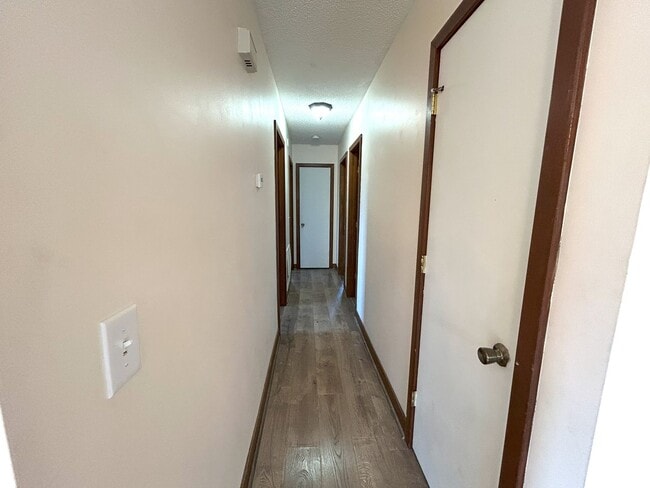 Building Photo - Charming 3 bedroom, 2 bathroom one level home in Murrayville!