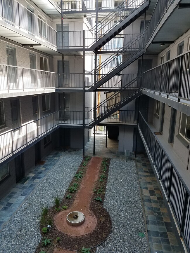 Building Photo - 336 N Grant St