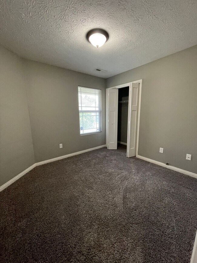 Building Photo - 1329 Sourgum Ln