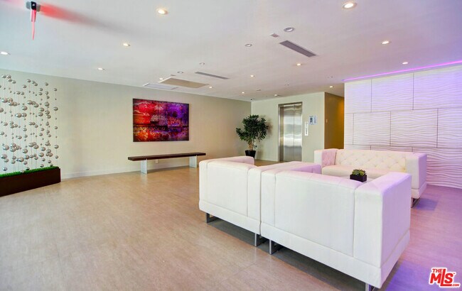 Building Photo - 11657 Chenault St