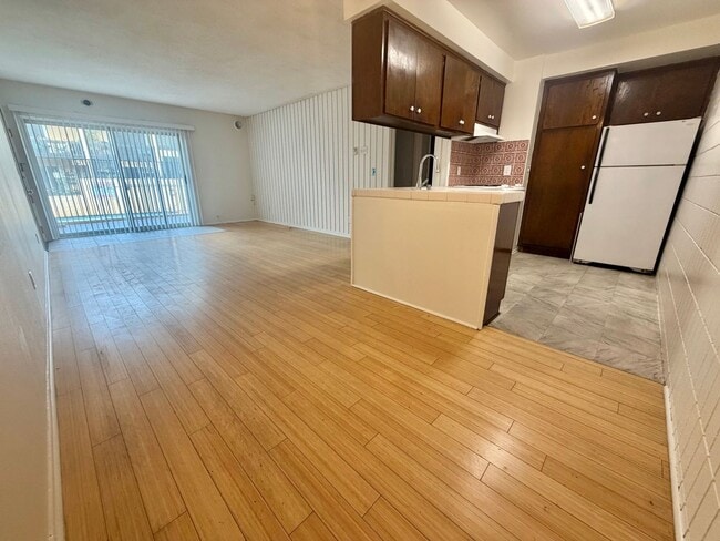 Building Photo - Resort-Style 1BD Condo with Pool, Spa, Gym & Gated Parking in El Segundo