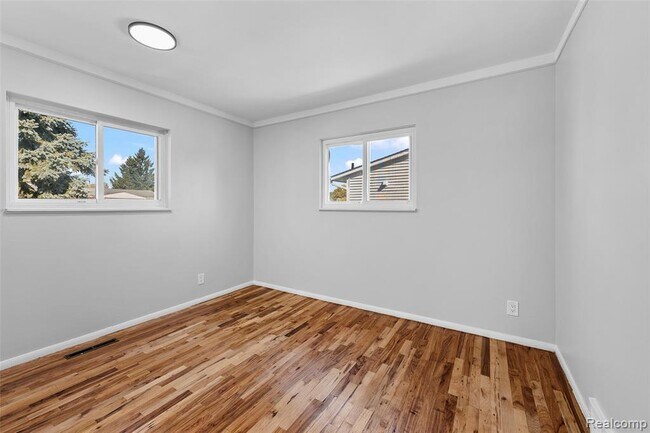 Building Photo - 2268 Serra Dr