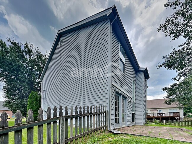 Building Photo - 1542 Cardinal Ln