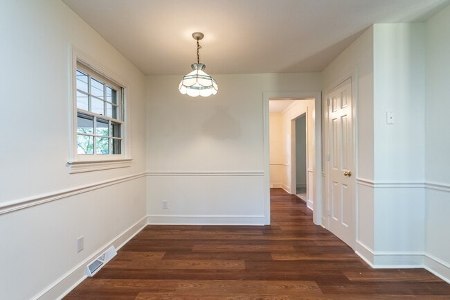 Building Photo - 4718 Rembert Dr