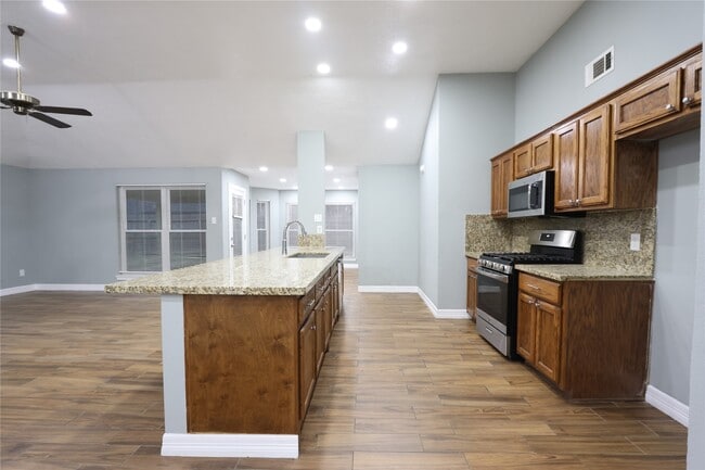 Building Photo - 16307 Hidden Gate Ct