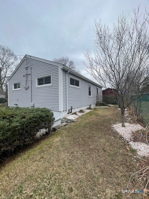 Building Photo - 16 Bluff Rd