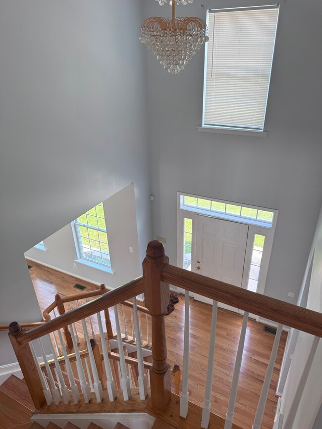 Building Photo - 5 Bayview Ct