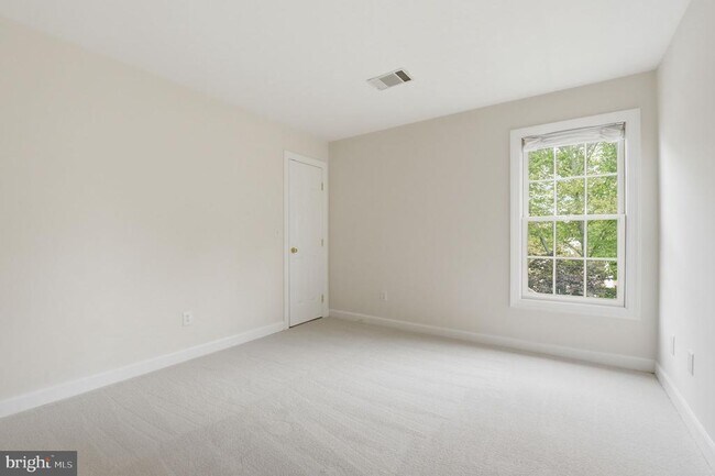 Building Photo - 1414 Hague Dr SW