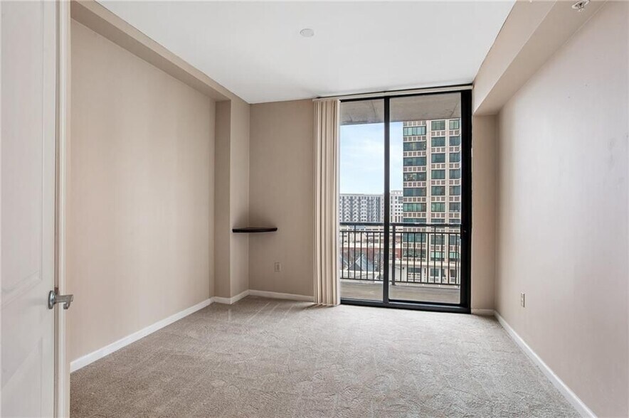 Building Photo - 3040 Peachtree Rd