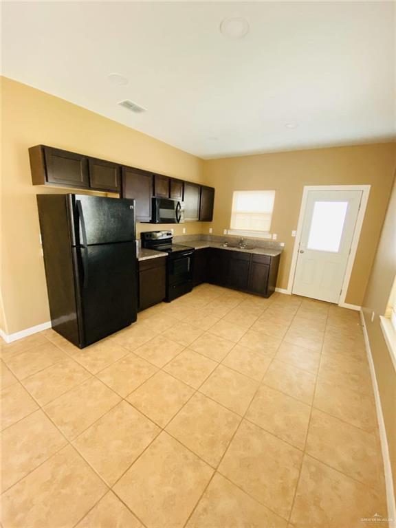 Building Photo - 2107 Garden Ridge Dr