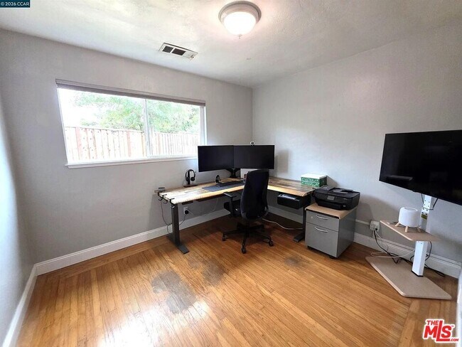 Building Photo - 2068 Revere Dr