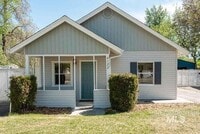Building Photo - Charming 2 Bed, 1 Bath Single-Family Home with Large Backyard & RV Hookups!