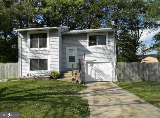 Primary Photo - 5 Tenby Ct