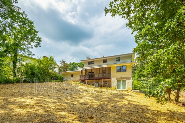 Building Photo - 508 Briar Park Ln