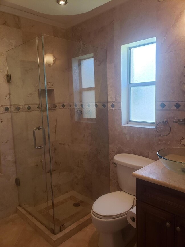 Building Photo - 812 Dogwood Rd