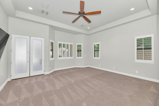 Building Photo - 3324 E Suncrest Ct