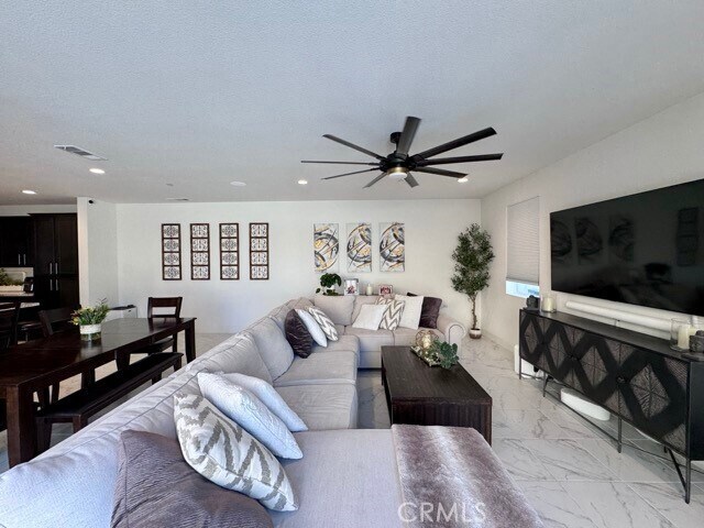 Building Photo - 38572 Rosegate Pl