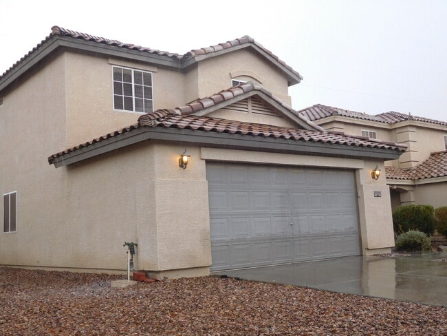 Primary Photo - Amazing 4 bedrooms, 3 bathrooms house in P...