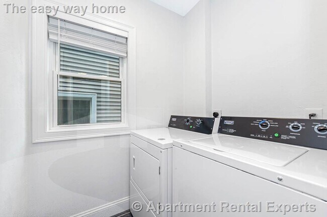 Building Photo - 77 Winchester St