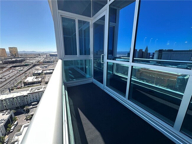 Building Photo - 4575 Dean Martin Dr
