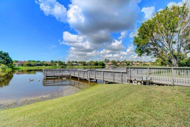 Building Photo - 4834 Willow Dr