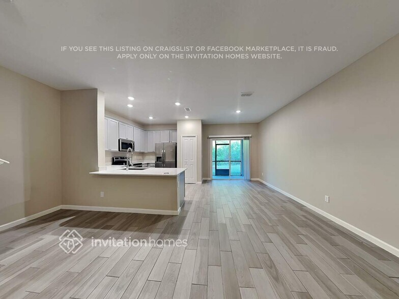 Building Photo - 13291 Shore Grass Dr