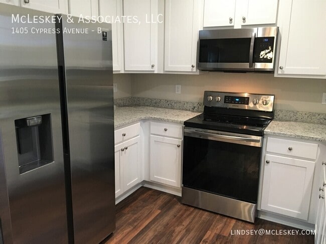 Building Photo - 1405 Cypress Ave